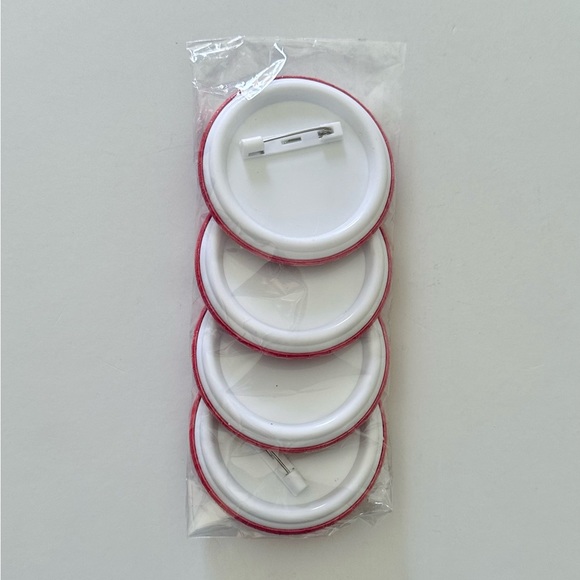 Spiderman Logo Chibi Buttons Set of 4 - Picture 3 of 3